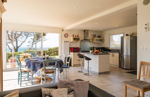 Plouarzel House | Beautiful private villa for 6 guests with WIFI, TV, terrace and parking