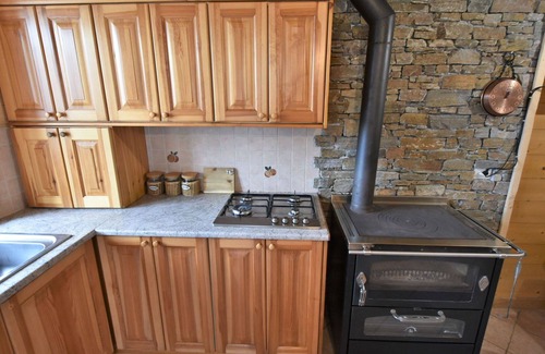 Mello House | Beautiful private villa for 6 people with WIFI, TV, patio and pets allowed