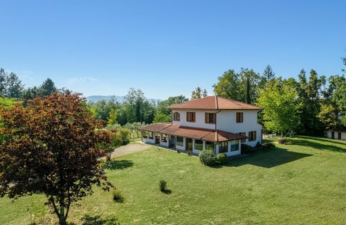 Vicchio Villa | Beautiful private villa for 8 guests with WIFI, private pool, TV, patio and panoramic view