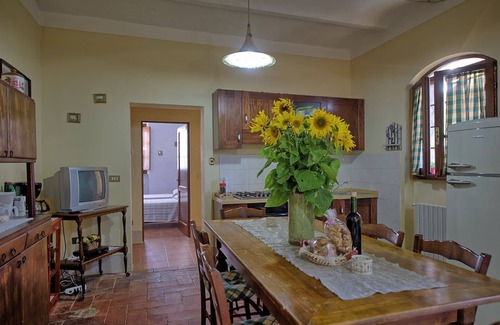 Le Piazze Villa | Beautiful private villa with WIFI, private pool, TV, pets allowed, panoramic view, close to Arezzo