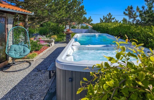 Vratarusa House | Beautiful private villa with WIFI, private pool, hot tub, A/C, TV, terrace and panoramic view