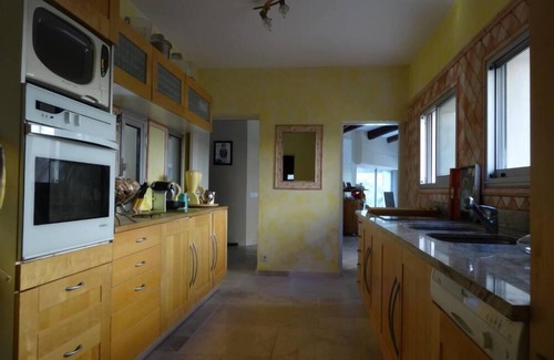 Ventabren Villa | Beautiful property close to all amenities but quiet in 4 h