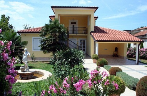 Kukci Apartment | Beautiful, quietly situated vacation home with three apartments and pool