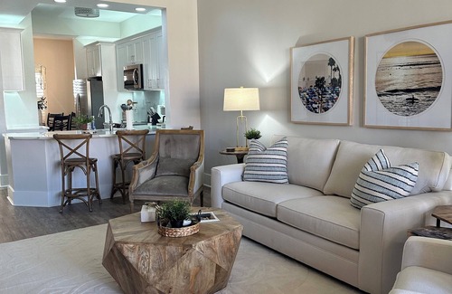 Redevelopment Area Condo | Beautiful Remodeled Downtown Naples Penthouse Condo Right off 5th Avenue.