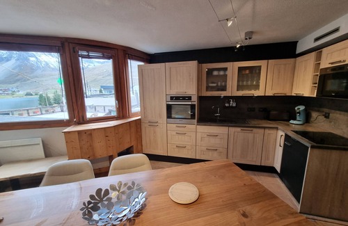 Tignes Apartment | Beautiful renovated apartment, 12 people, piste side