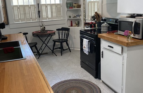 Chadbourn House | Beautiful renovated quaint historic home in quite neighborhood.