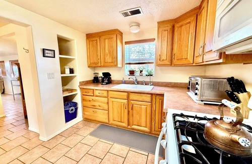 Albuquerque House | Beautiful Retreat Home in The North Valley - 2 miles from Dtwn Albuquerque