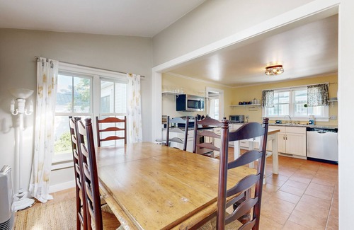 Wiscasset House | Beautiful Retreat | Home Office | Walk 5 MInutes to Main Street