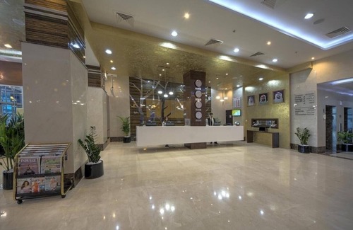 Al Mankhool Apartment | Beautiful Room Near Sharaf Dg Metro By E R