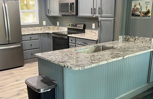 Palermo House | Beautiful Sheepscott Pond