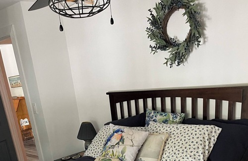 Palermo House | Beautiful Sheepscott Pond