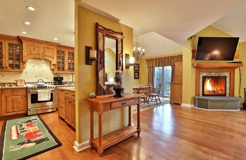 Ludlow House | Beautiful Solitude Village Condo with Private Balcony and Walk to Trail Ski Access