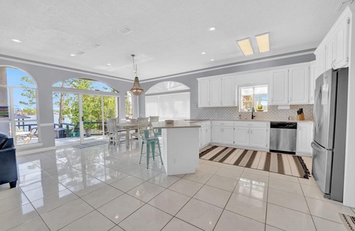 Biltmore Beach House | Beautiful South Lagoon House 4 BED 4 BATH, Boat Dock, no parking nightmares