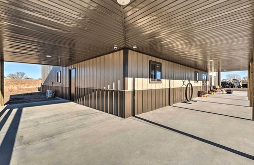 Great Bend House | Beautiful South Bend Lodge Suite