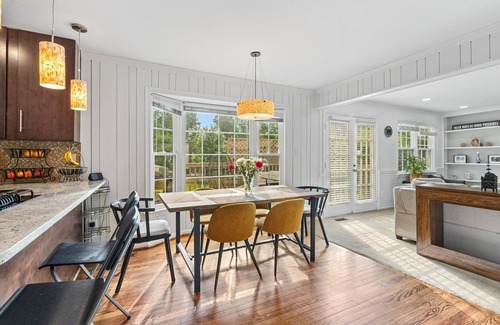 Fairfax House | Beautiful | Spacious | 4 Bed/2bath