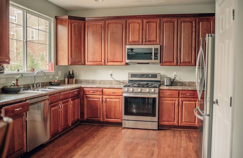 Aurora House | Beautiful, spacious, super clean! Whole House, family sized, company/group