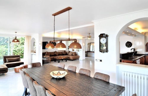 Sa Cabaneta Villa | Beautiful spacious vacation home for families with a big swimming pool, garden and games room. - Free Wifi