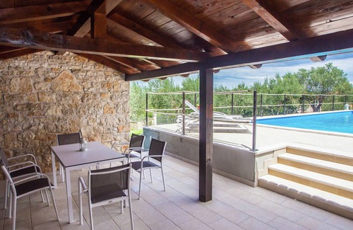 Selina Cottage | Beautiful stone villa with private pool, jacuzzi, sauna and fenced yard - pets are welcome.