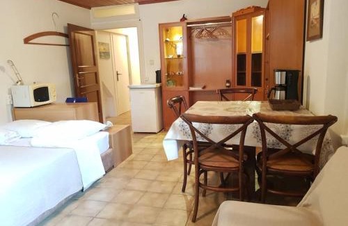 Glyfada Apartment | Beautiful Studio at Glyfada