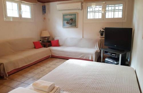 Glyfada Apartment | Beautiful Studio at Glyfada