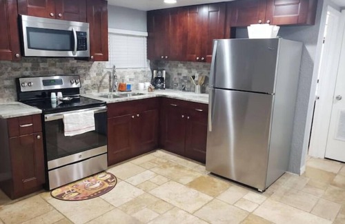 Limona Improvement Apartment | BEAUTIFUL STUDIO IN HEART OF BRANDONn