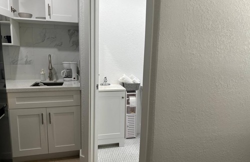 Liberty City Apartment | Beautiful Studio Near Wynwood