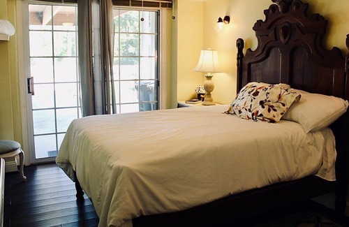 Liberty Apartment | Beautiful Suite detached from local Bed & Breakfast-close to SWU and Clemson, SC
