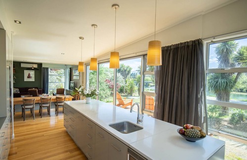 Albert Town House | Beautiful, sunny riverside property.