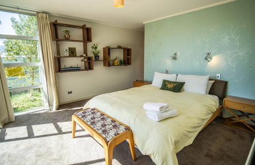 Albert Town House | Beautiful, sunny riverside property.