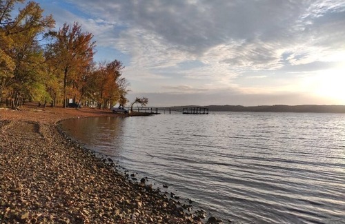 Waverly House | Beautiful sunsets overlooking Kentucky lake!