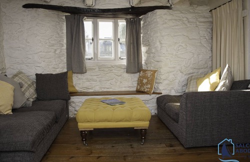Malborough Cottage | Beautiful Thatched Devon Cottage - close to Salcombe & Hope Cove
