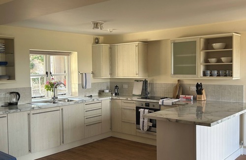 Baltonsborough House | Beautiful Three Bedroom Barn Conversion With Magnificent Views