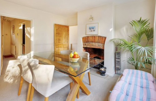 Guildford House | Beautiful townhouse in perfect location