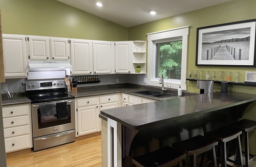 Traverse City House | Beautiful Traverse City home - 8 min to the Beach