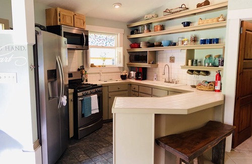 Morganton House | *BEAUTIFUL UNIQUELY STYLED HOME WITHIN 5 MINS OF LAKE JAMES!