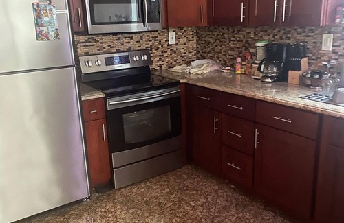 Belmont Apartment | Beautiful University city apartment with hot tub.