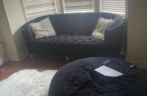 Belmont Apartment | Beautiful University city apartment with hot tub.