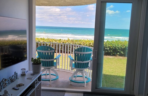 Tropic Condo | Beautiful ocean view and on the beach.