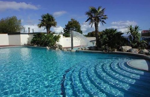 Exmouth House | Beautiful van, beaches, accessible pet friendly