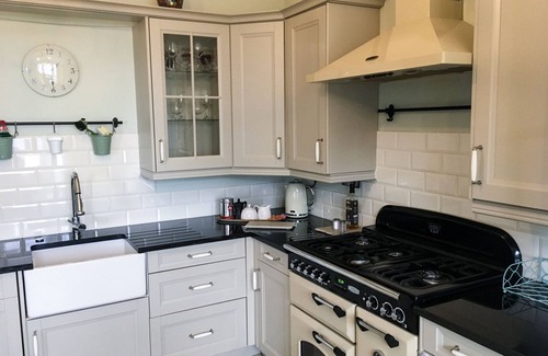 Grange-over-Sands Apartment | Beautiful victorian apartment in unspoiled seaside town
