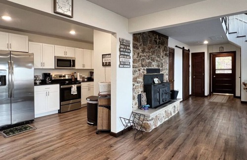 Mountain Home House | Beautiful View in Cozy Quiet Getaway.