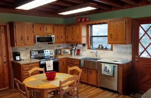 Bryson City House | Beautiful Views! Your Outdoor Paradise awaits. Mountain Cabin with great sunsets