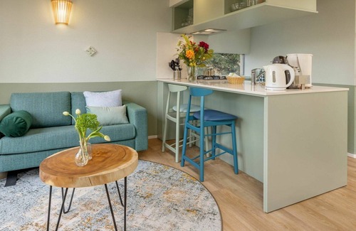 Valkenswaard House | Beautiful villa for 2 guests with WIFI, pool, TV, terrace and parking