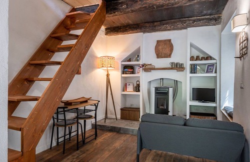 Bognanco House | Beautiful villa for 2 guests with TV, terrace and pets allowed