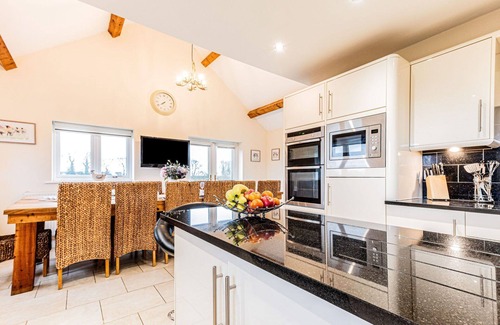 Holywell House | Beautiful villa for 14 guests with WIFI