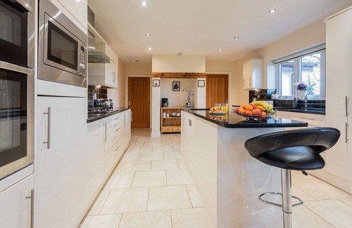 Holywell House | Beautiful villa for 14 guests with WIFI