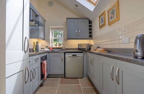 Tansley House | Beautiful villa for 2 people with WIFI