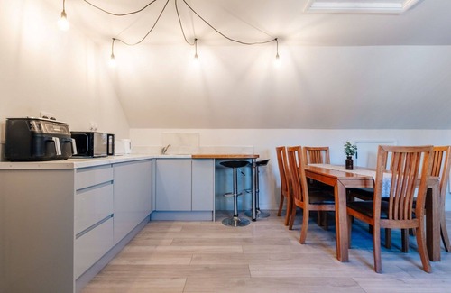 Little Stukeley House | Beautiful villa for 4 guests with WIFI