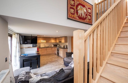 Surlingham House | Beautiful villa for 4 people with WIFI and parking