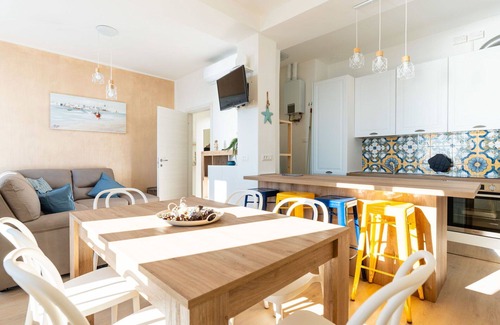 Alassio House | Beautiful villa for 5 people with WIFI, A/C, TV, balcony and pets allowed